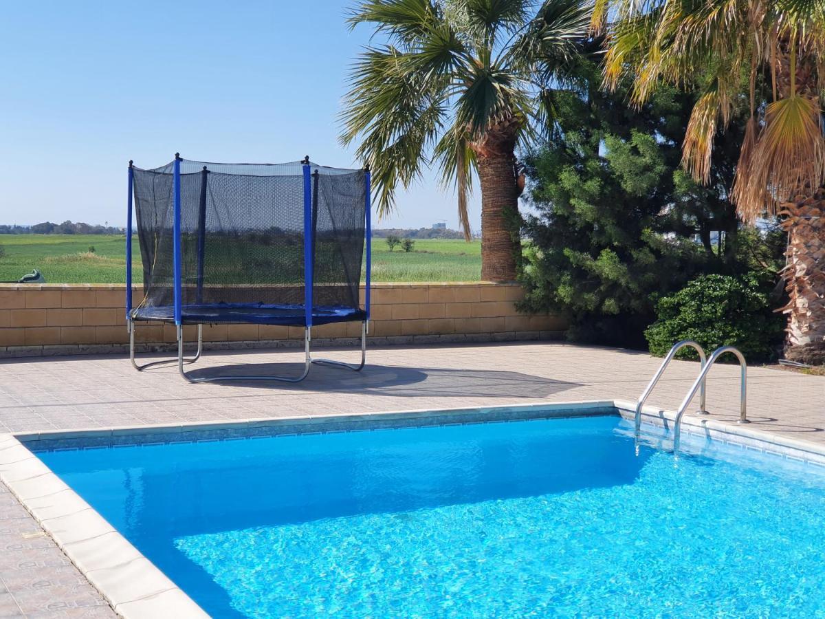 Larnaca Mansion Ideal For 3 Families Or More Lárnaca Exterior foto