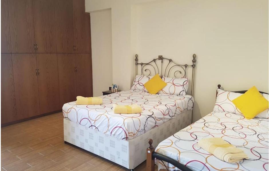 Larnaca Mansion Ideal For 3 Families Or More Lárnaca Exterior foto
